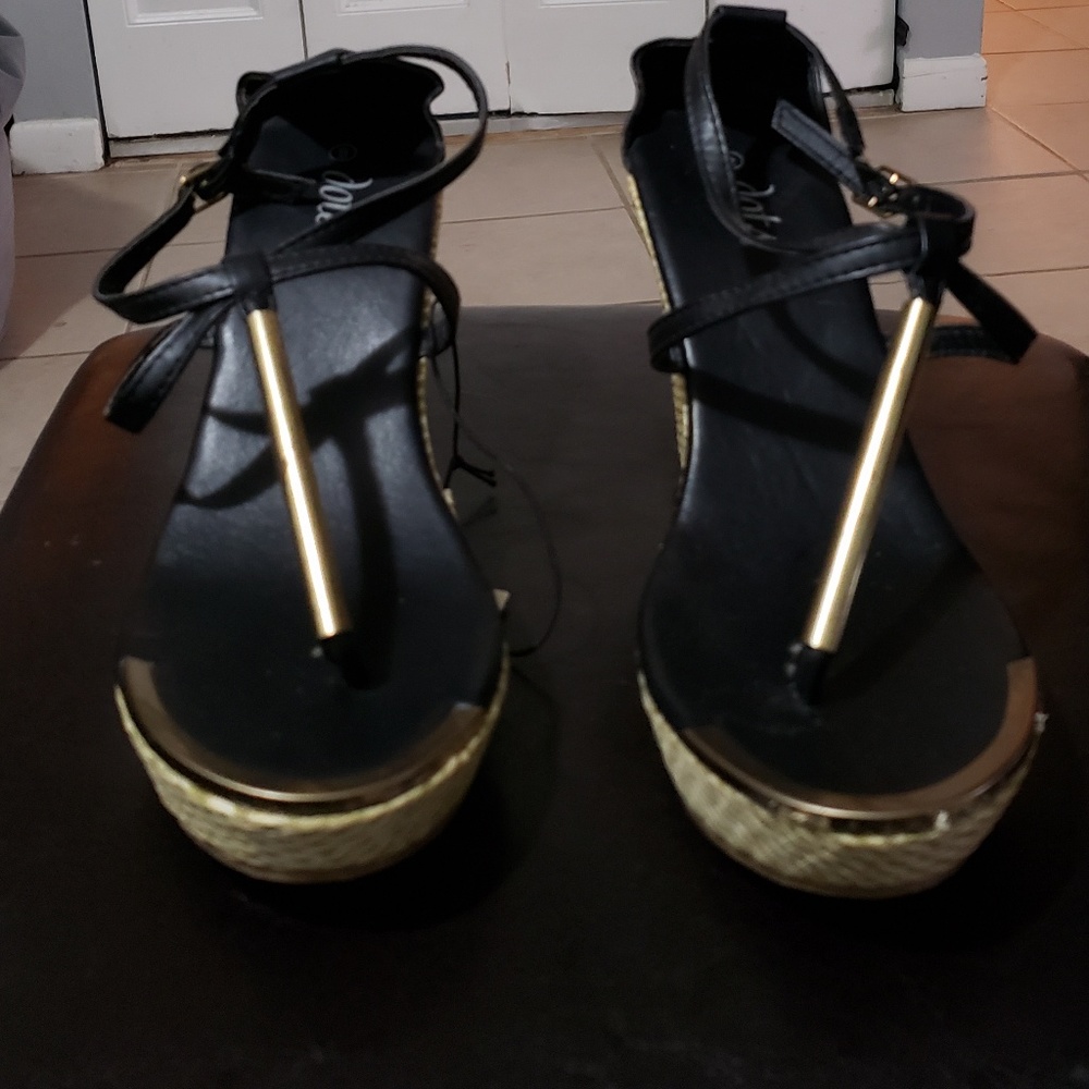 Size 9  Wedge heel